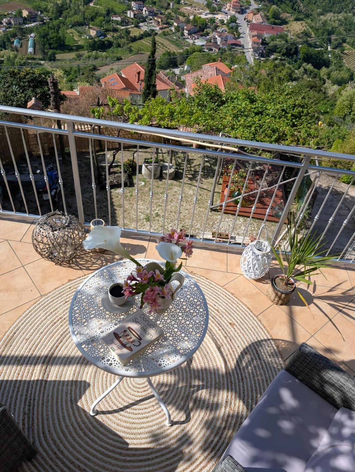 Studio Apartman Bel Vedere Motovun Esterno foto